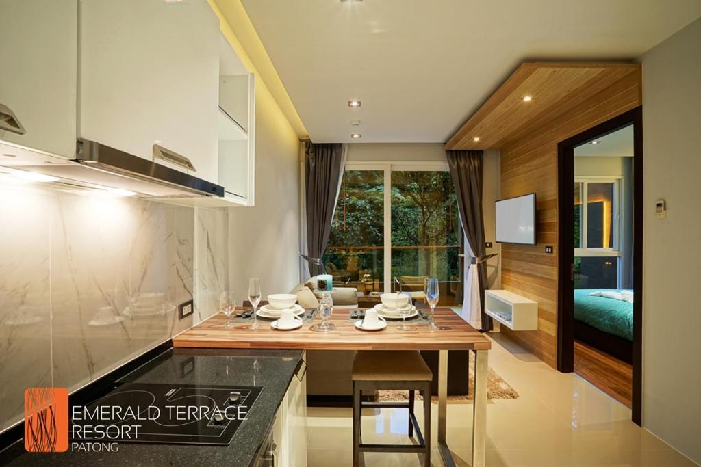 Emerald Terrace Condo Phuket Patong 외부 사진